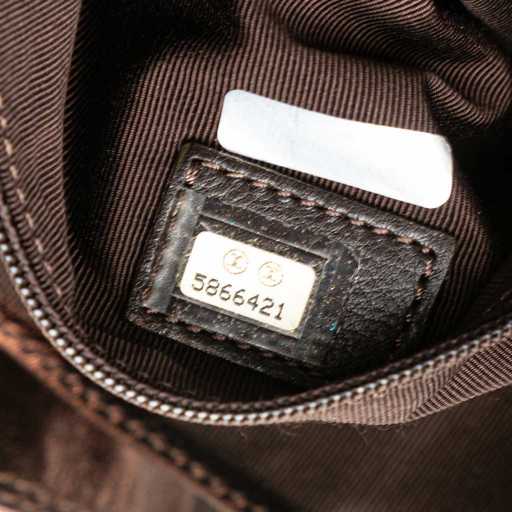 Chanel Metallic Lambskin Flap Crossbody - Detail 1