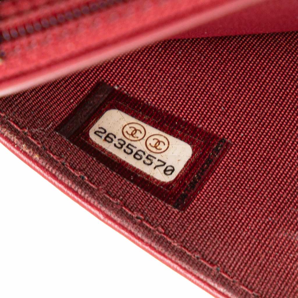 Chanel Quilted Caviar Boy Wallet on Chain - Detail 2