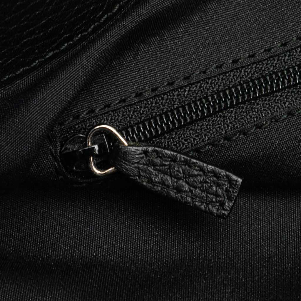 Gucci GG Canvas Shoulder Bag - Detail 2