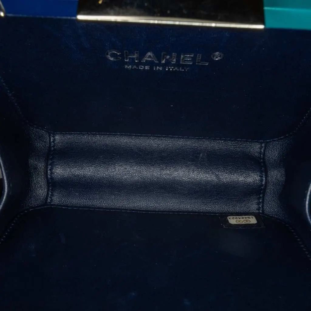 Chanel CC Ombre Acrylic Clutch on Chain Blue Plastic Good - Model View