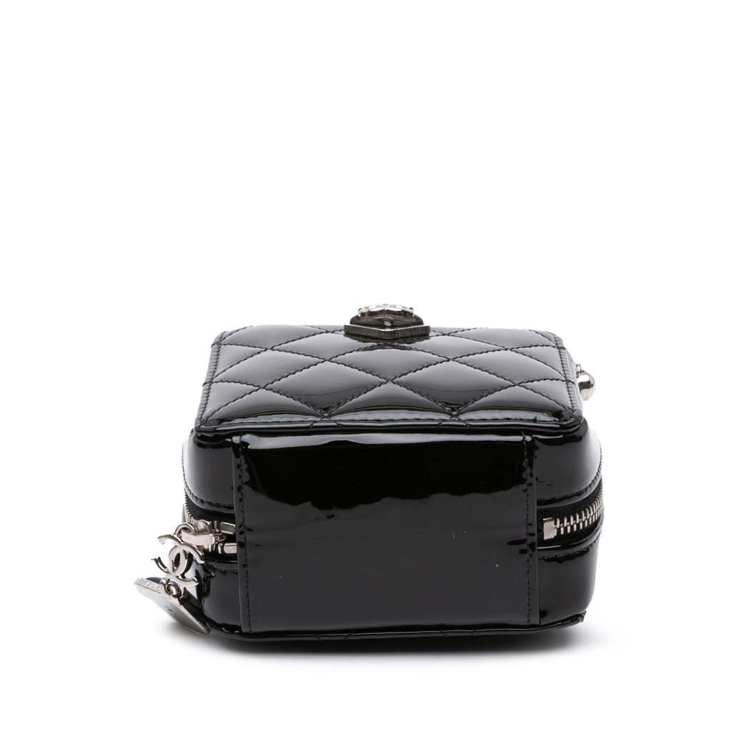 Chanel CC Quilted Patent Diamond Resin Clutch With Chain - 3