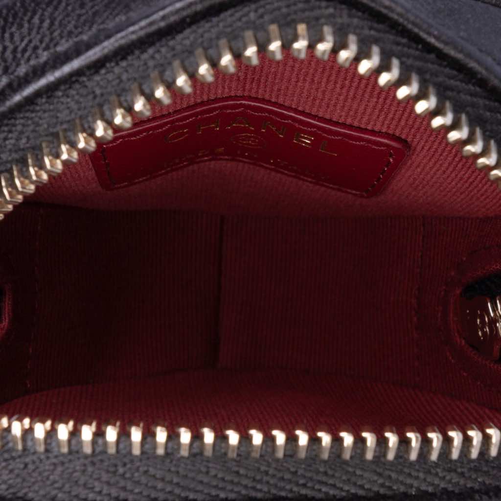 Chanel Lambskin CC in Love Heart Necklace Bag - 4