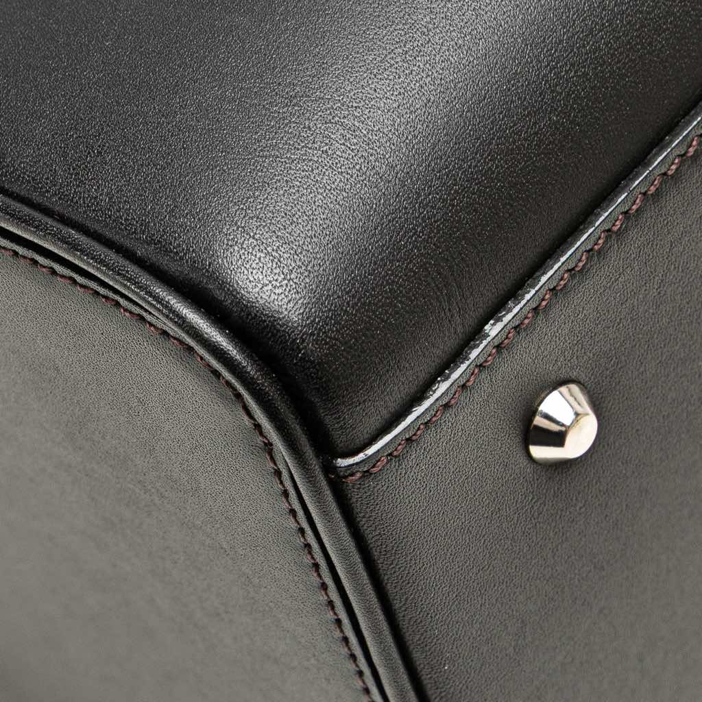 Burberry Leather Boston Bag - Image 11