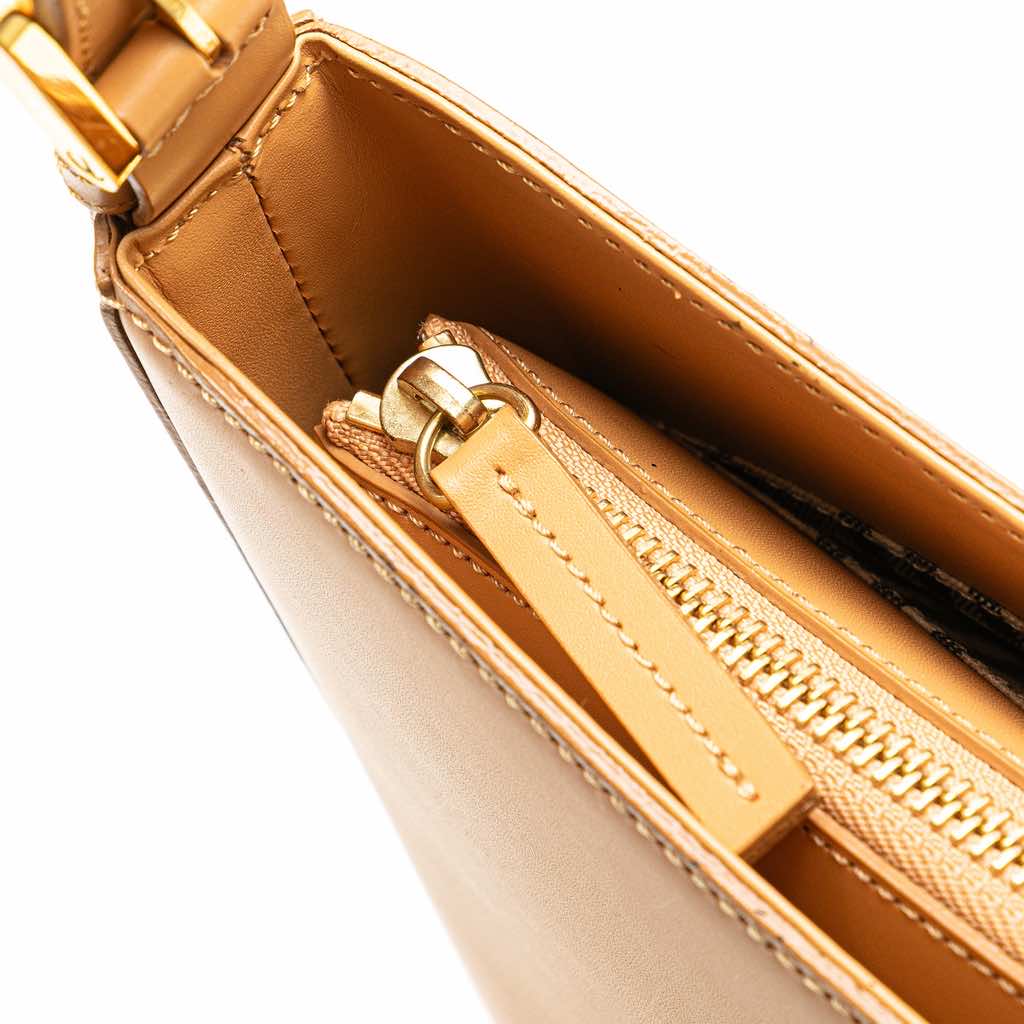 Burberry Leather Shoulder Bag - Detail 2