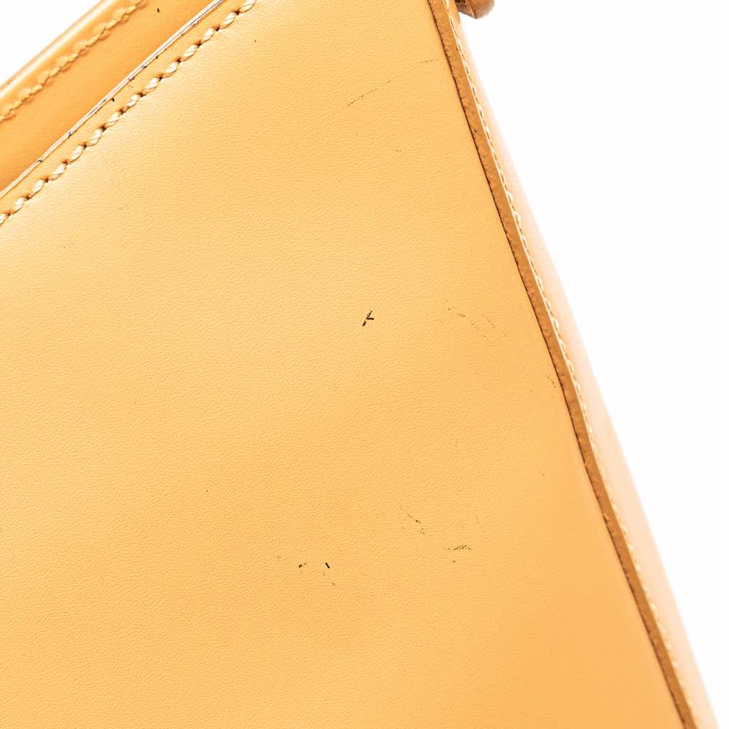 Burberry Leather Shoulder Bag - Image 11