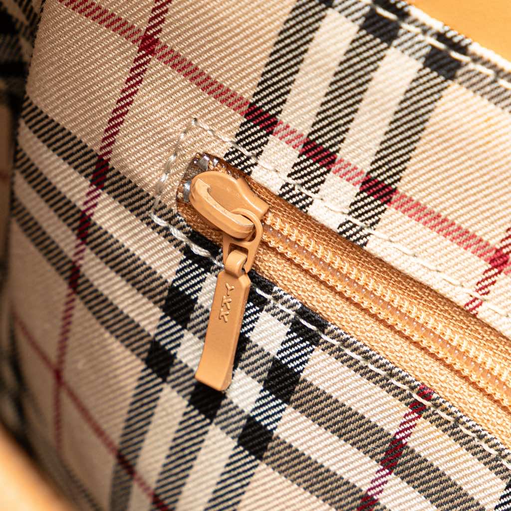 Burberry Leather Tote - Detail 2