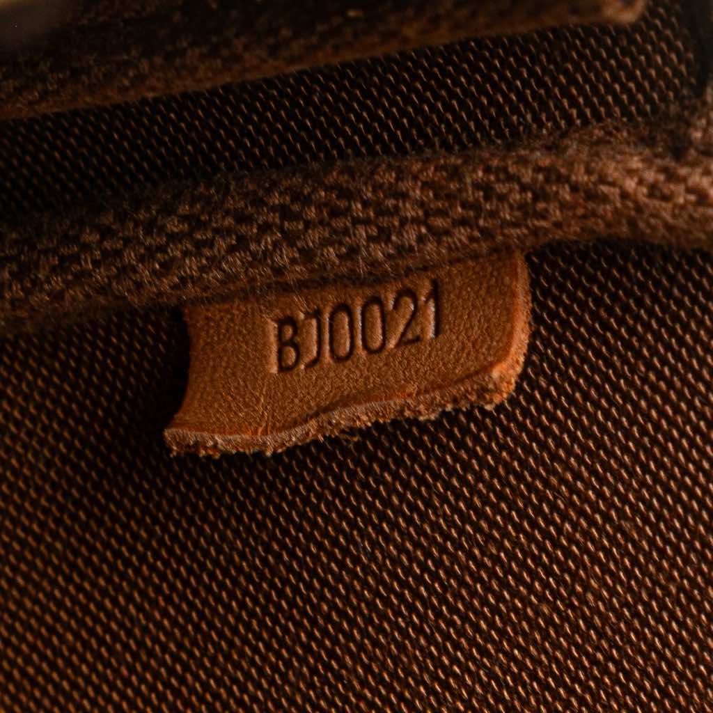 Louis Vuitton Monogram Pochette Accessoires - Detail 1