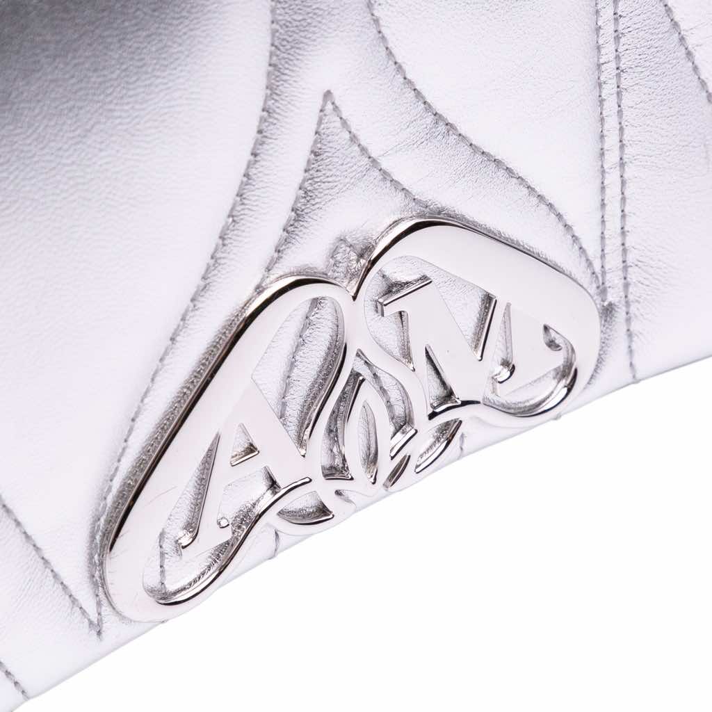 Alexander Mcqueen Mini Leather The Seal Chain Crossbody - Detail 1