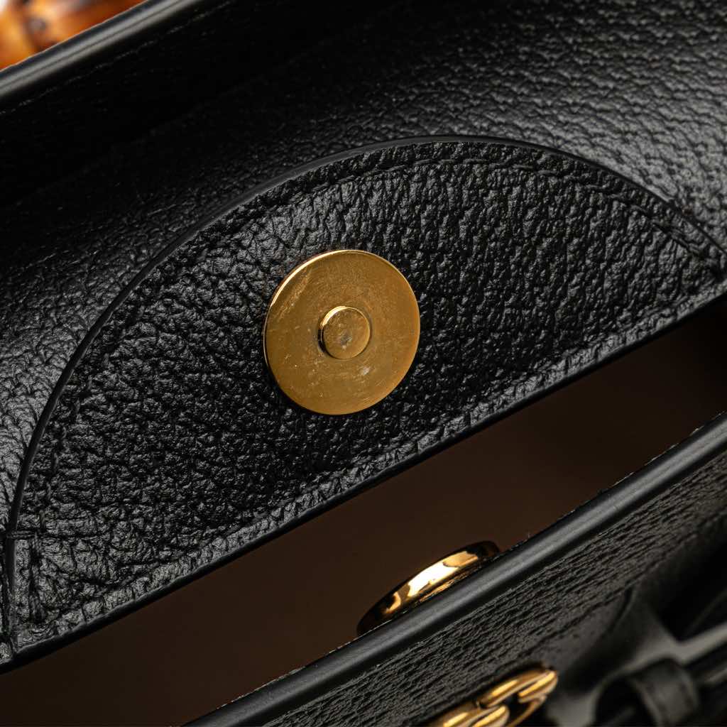 Gucci Small Leather Bamboo Diana Satchel - Detail 2