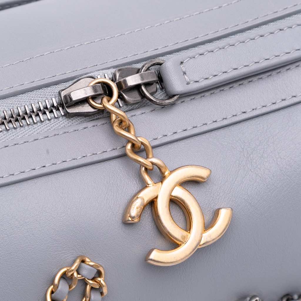Chanel Calfskin Signature Chain 20s Bowling Bag - Detail 2