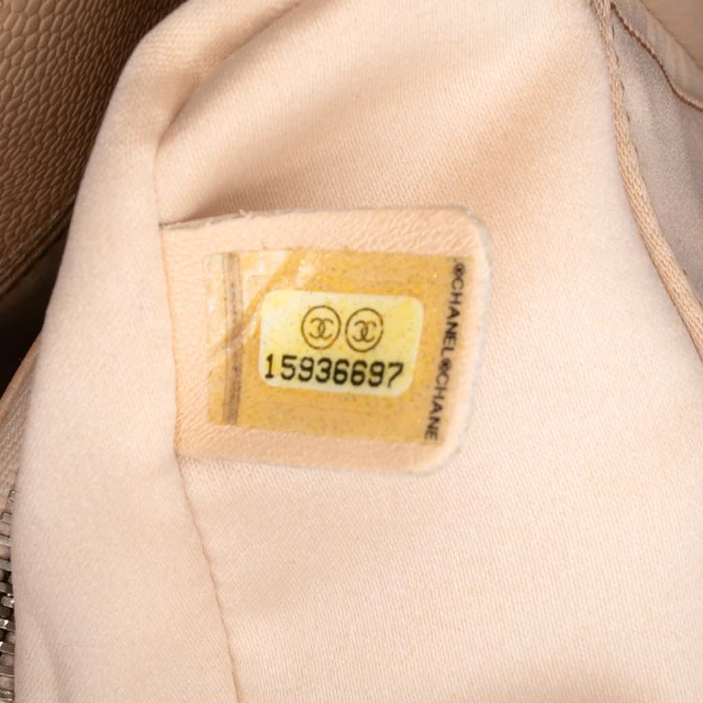 Chanel Caviar Grand Shopping Tote - Detail 1