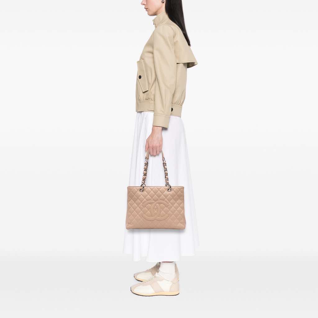 Chanel Caviar Grand Shopping Tote - Image 11