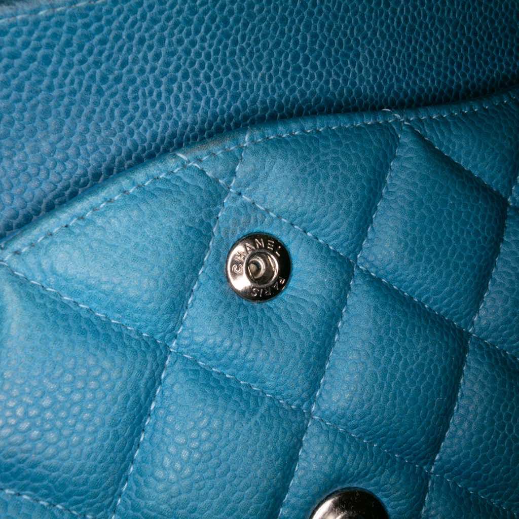 Chanel Jumbo Classic Caviar Double Flap - Detail 2