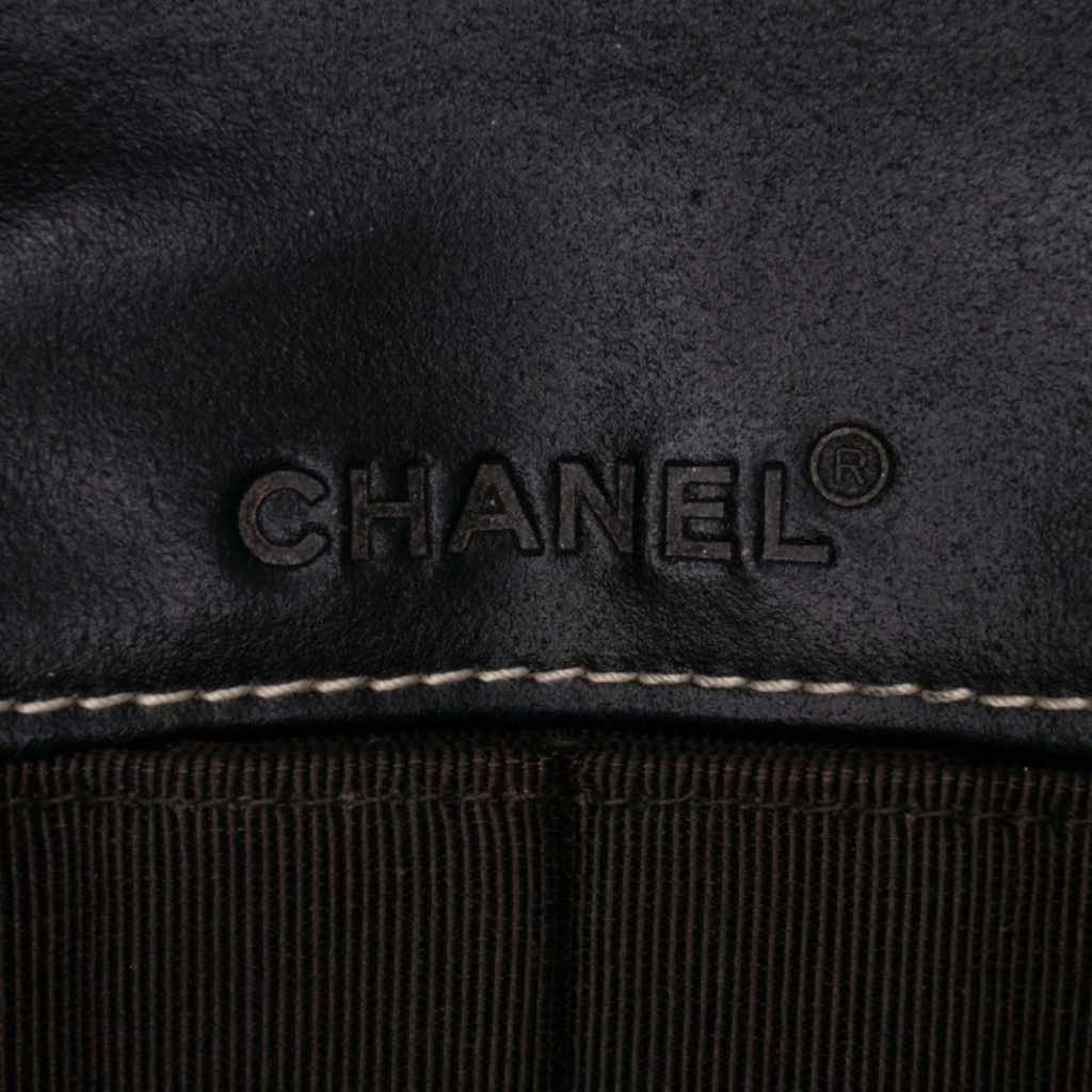 Chanel CC Chocolate Bar Denim East West Flap - Detail 1