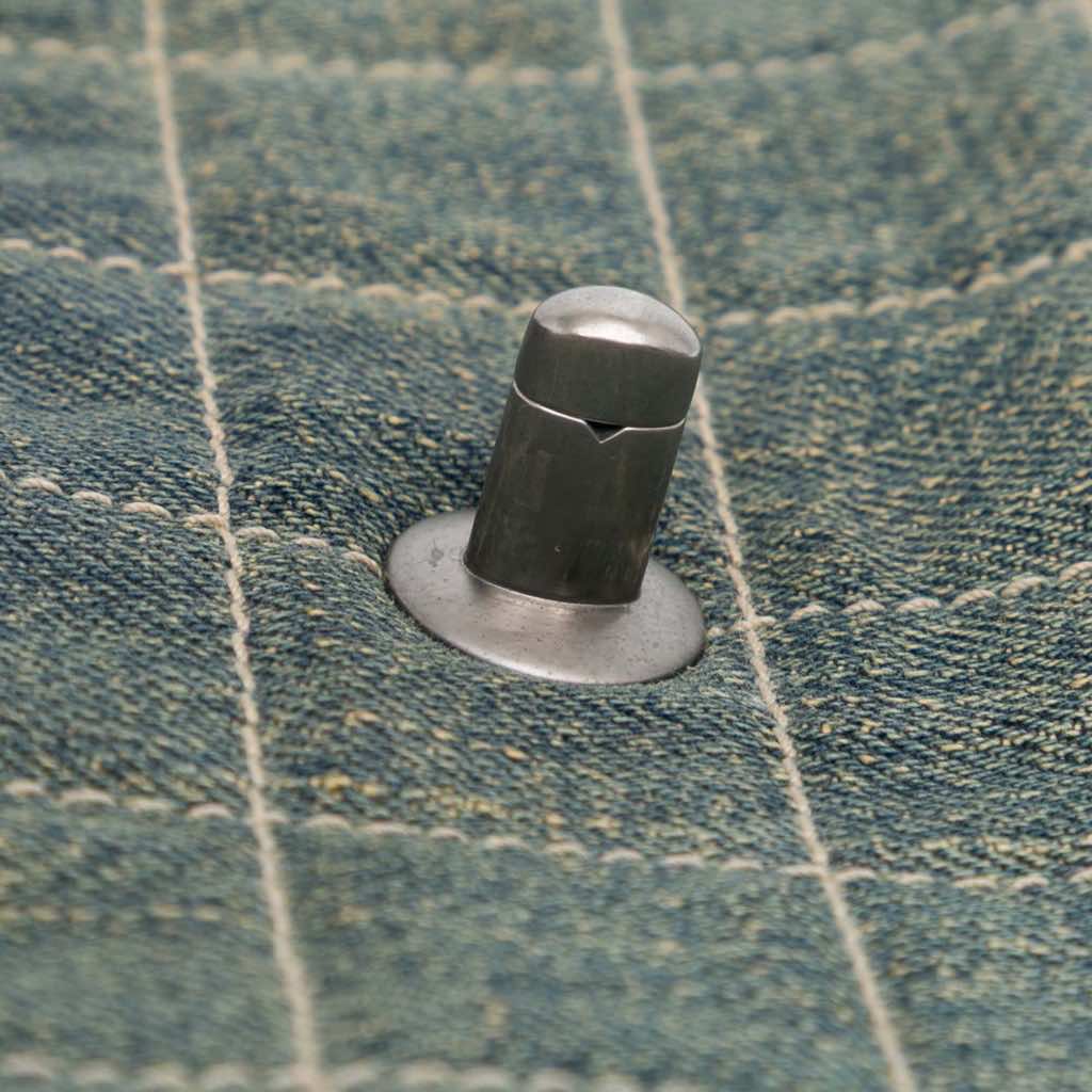 Chanel CC Chocolate Bar Denim East West Flap - Detail 2