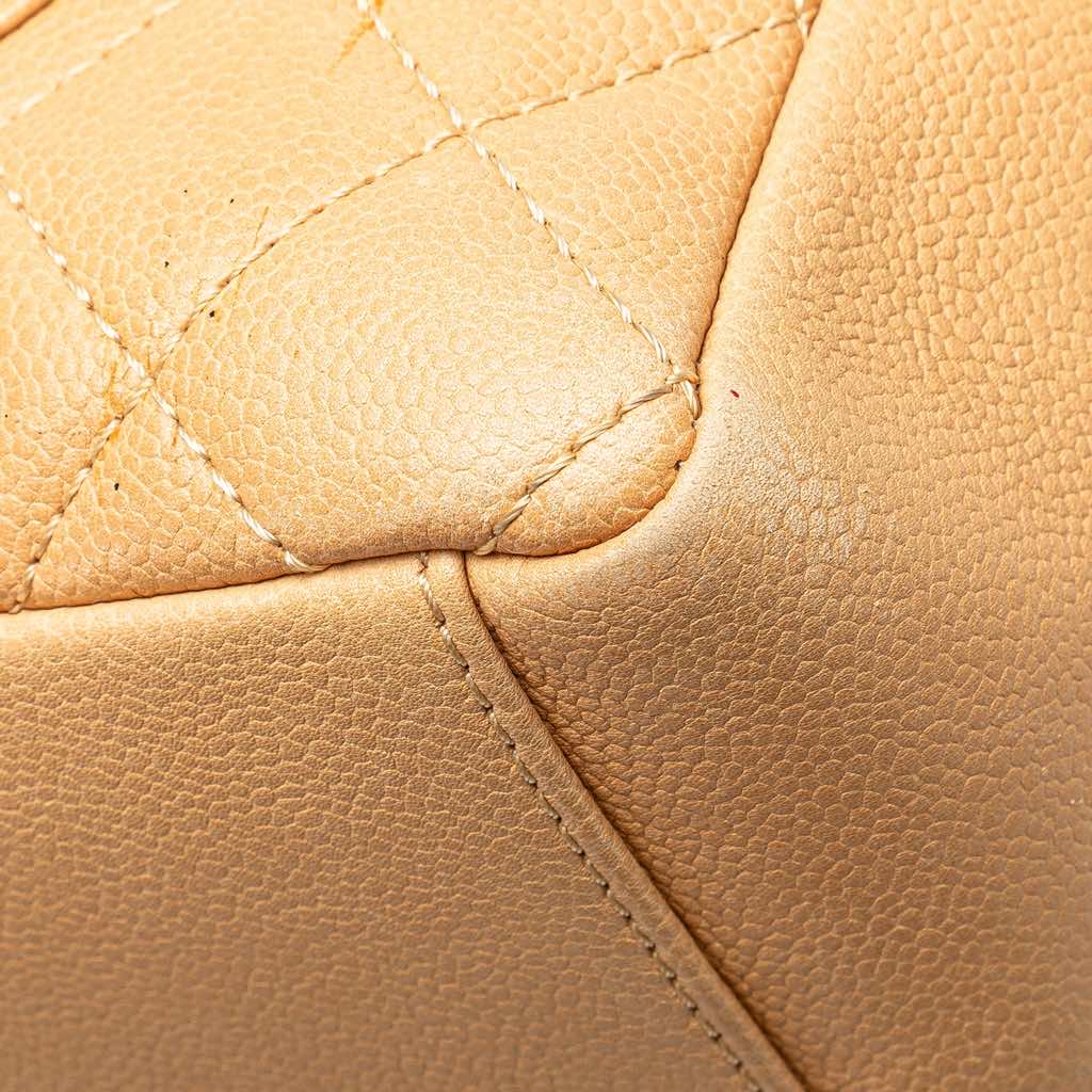 Chanel Caviar Petite Shopping Tote - Image 10