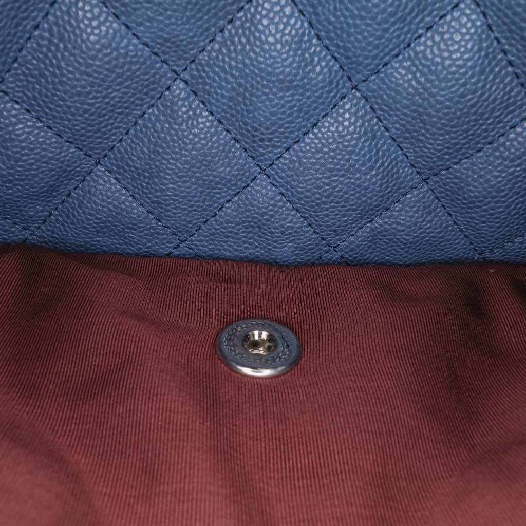 Chanel Medium Caviar French Riviera Flap - Detail 2