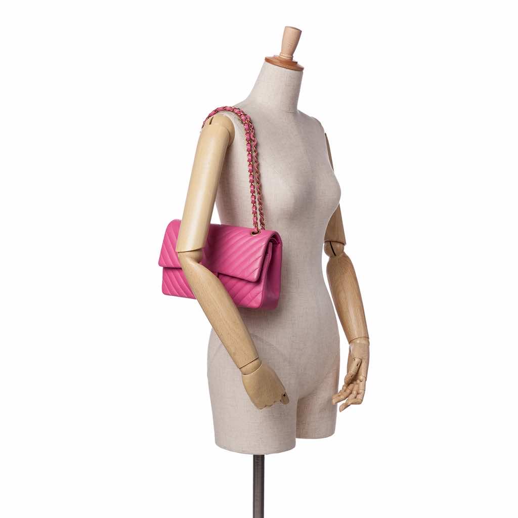 Chanel Medium Classic Chevron Lambskin Double Flap - Image 13