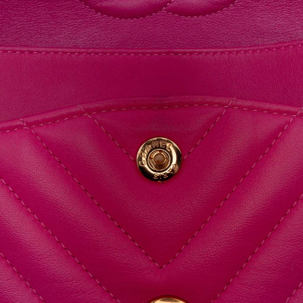 Chanel Medium Classic Chevron Lambskin Double Flap - Detail 1