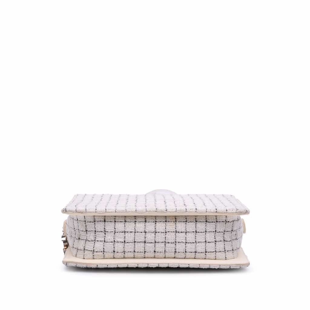 Chanel Small Tweed and Resin Zipped Shopping Bag - Image 6