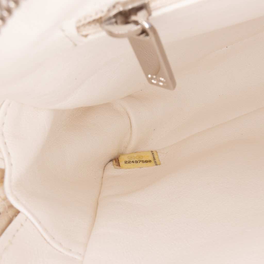 Chanel Small Tweed and Resin Zipped Shopping Bag - Detail 1