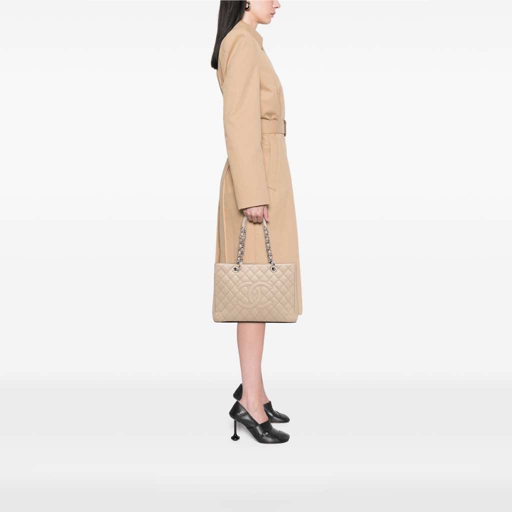 Chanel Caviar Grand Shopping Tote - Image 11