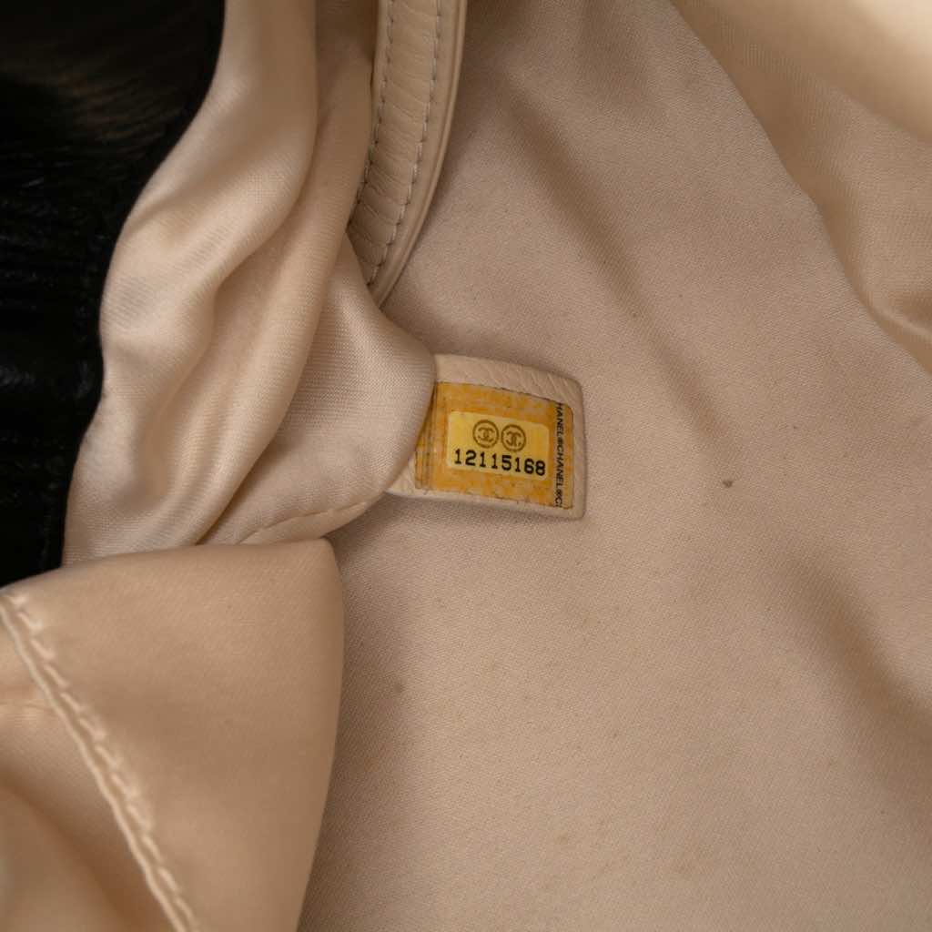 Chanel Quilted Lambskin East West Accordion Flap - Detail 1