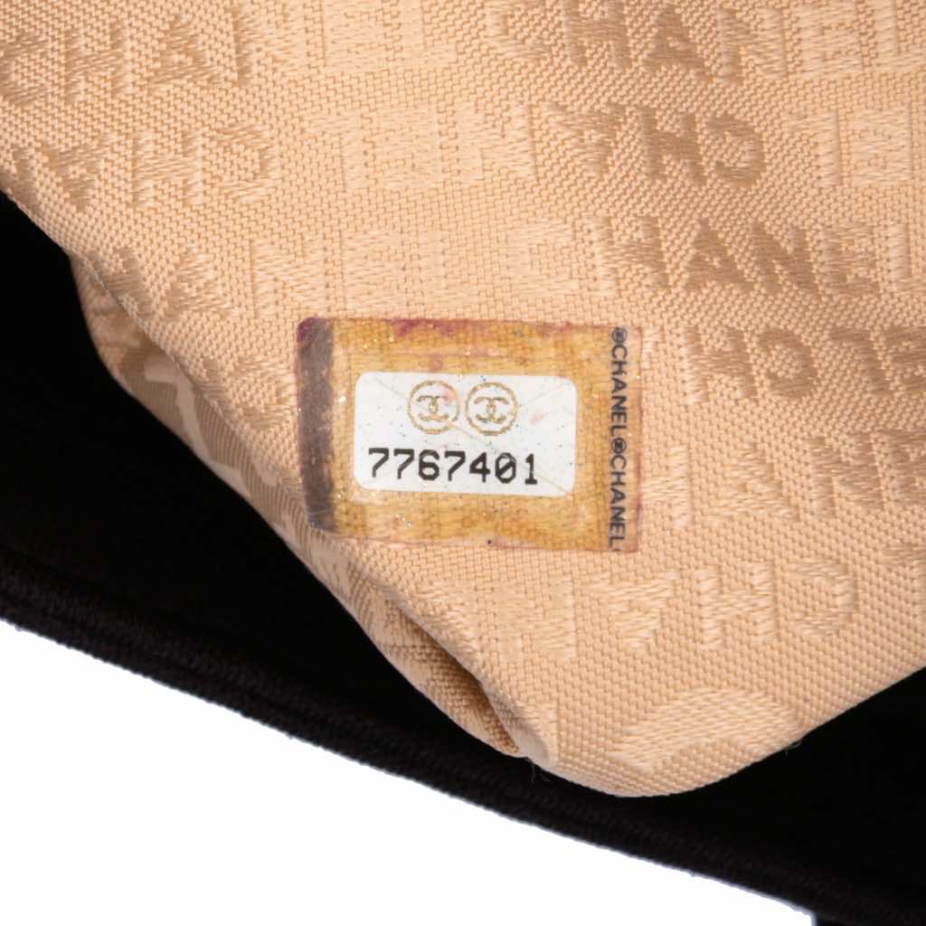 Chanel CC Chocolate Bar Jersey Tote - Detail 1