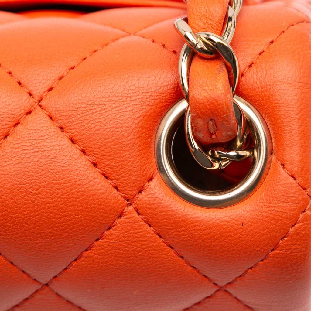 Chanel Mini Square Classic Lambskin Single Flap - Detail 2