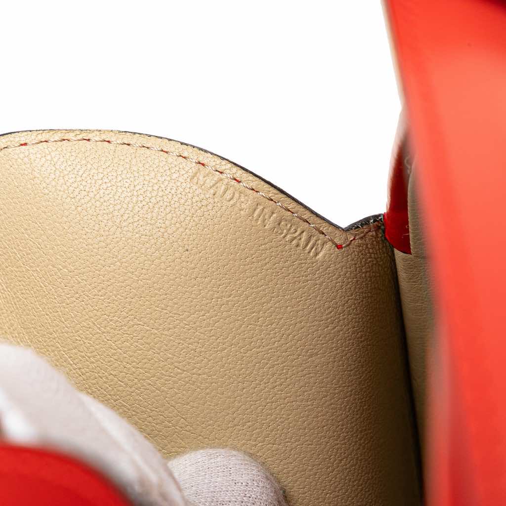 Loewe Anagram Leather Round Handbag - Detail 1