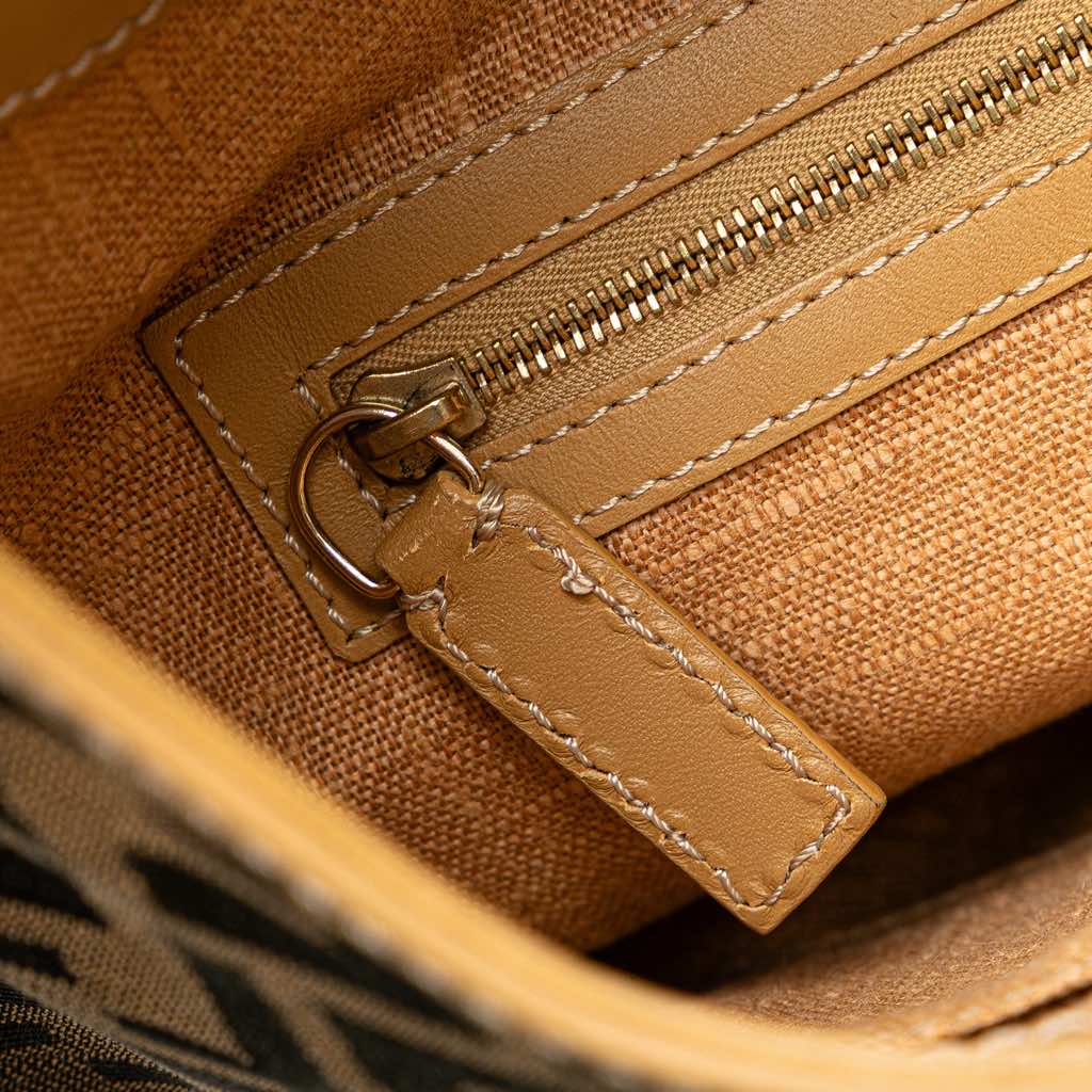 Fendi Zucca Canvas Hobo - Detail 1