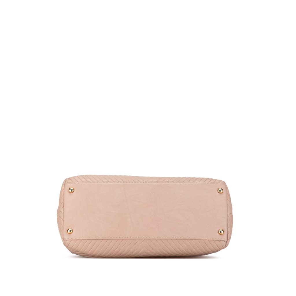 Chanel Large Chevron Calfskin Surpique Tote - 4