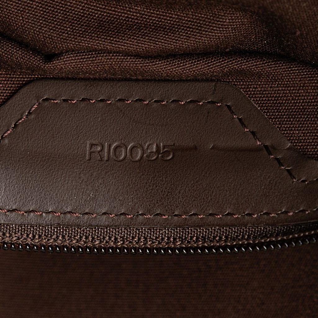 Louis Vuitton Epi Sac Plat GM - Side view