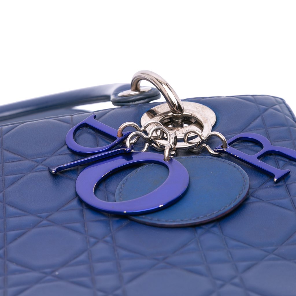 Dior Medium Ultra Matte Calfskin Embossed Cannage Lady Dior - Detail 2