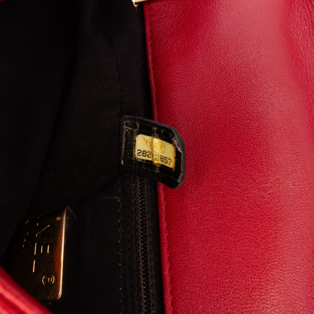 Chanel Small Quilted Lambskin Chain Link Flap - Side view