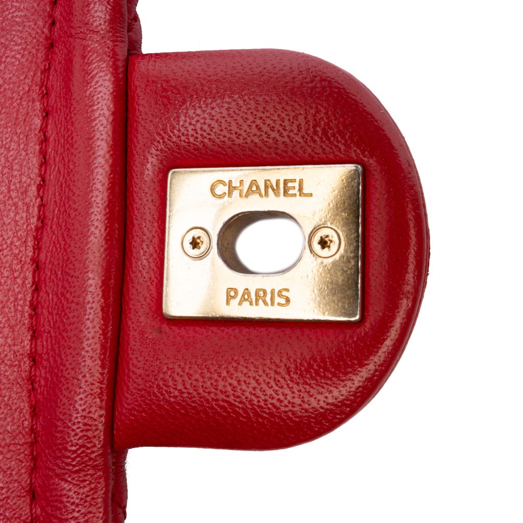 Chanel Small Quilted Lambskin Chain Link Flap - Detail 1