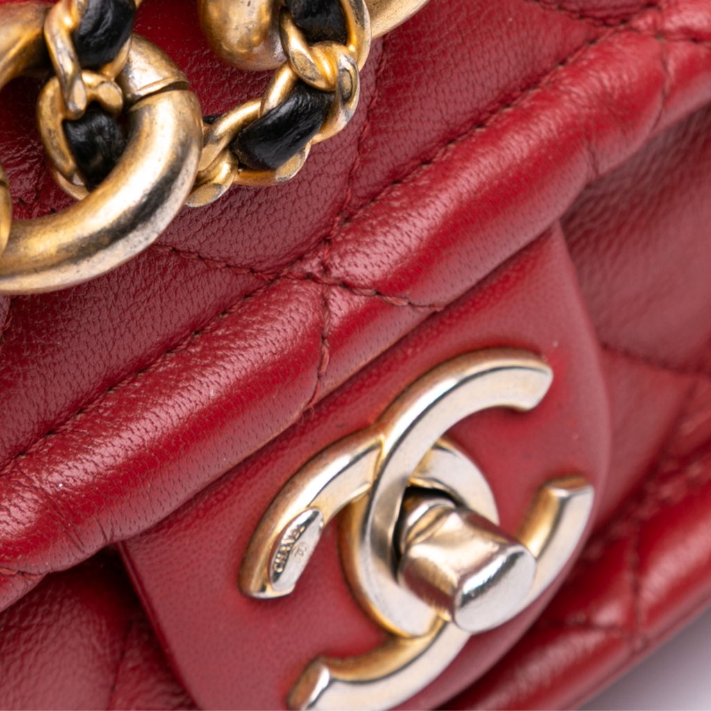 Chanel Small Quilted Lambskin Chain Link Flap - Image 11