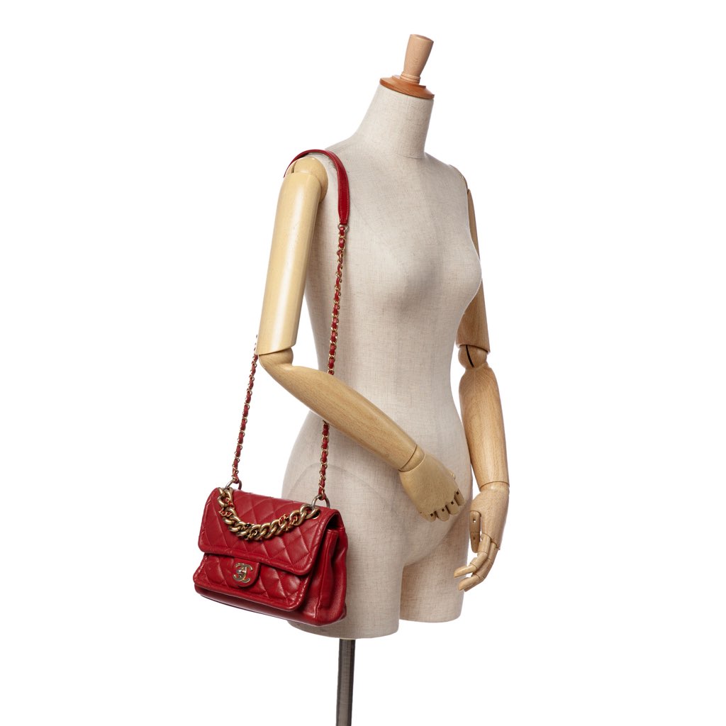 Chanel Small Quilted Lambskin Chain Link Flap - Image 12