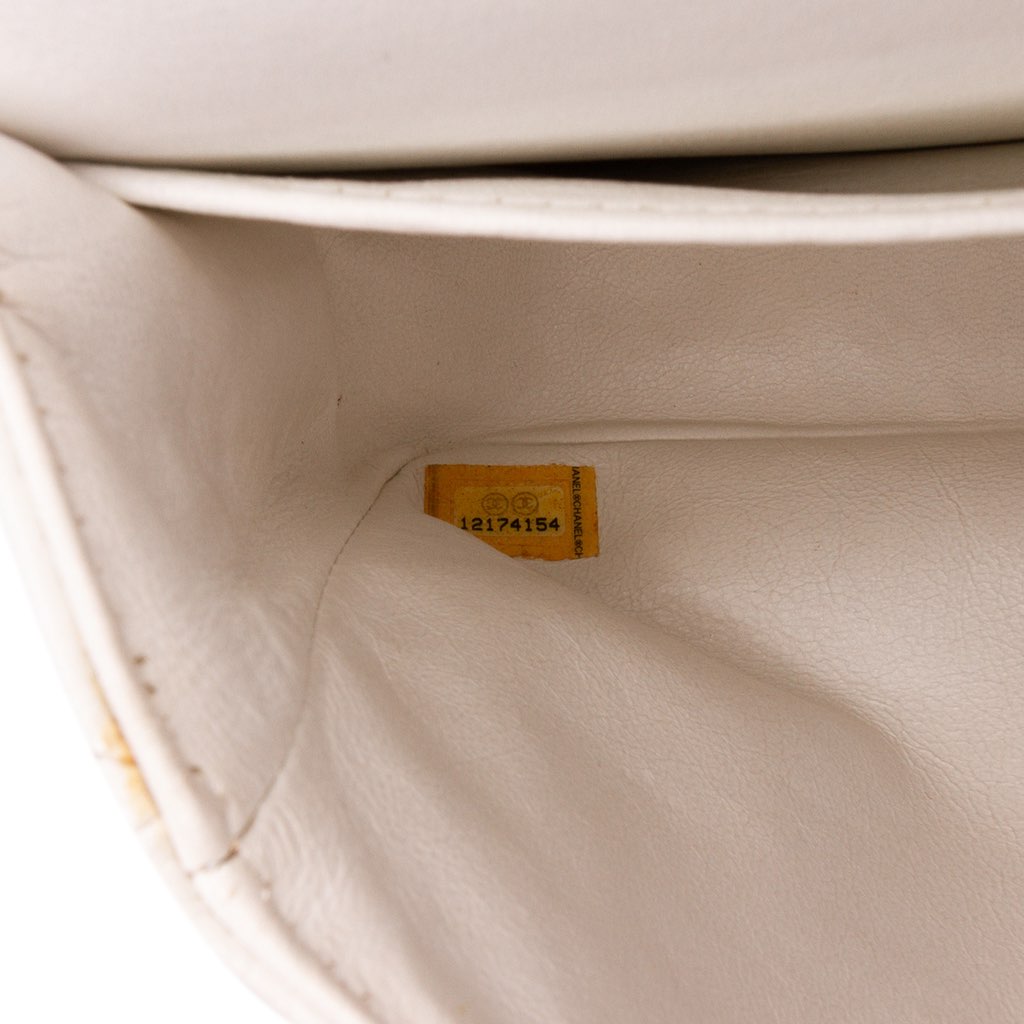 Chanel Medium Classic Caviar Double Flap - Detail 1