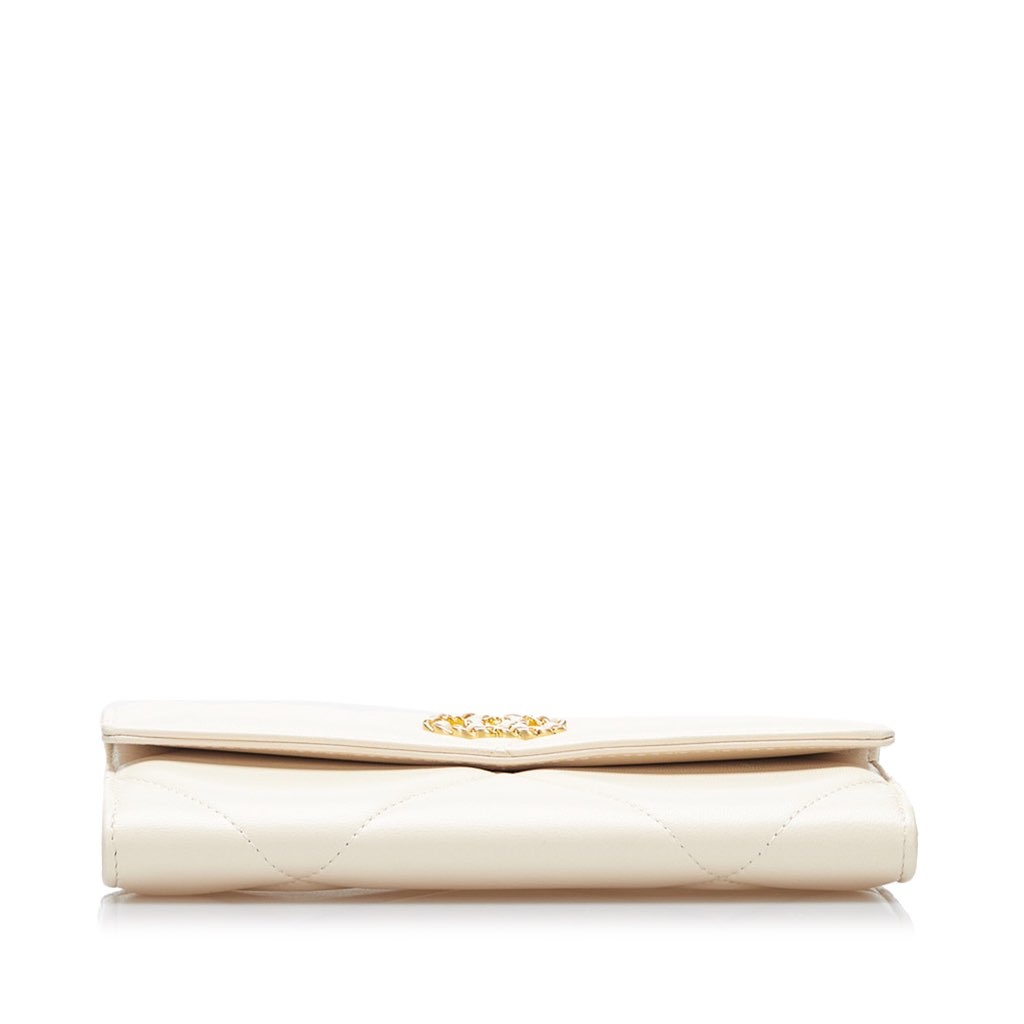 Chanel 19 Flap Continental Wallet - 4