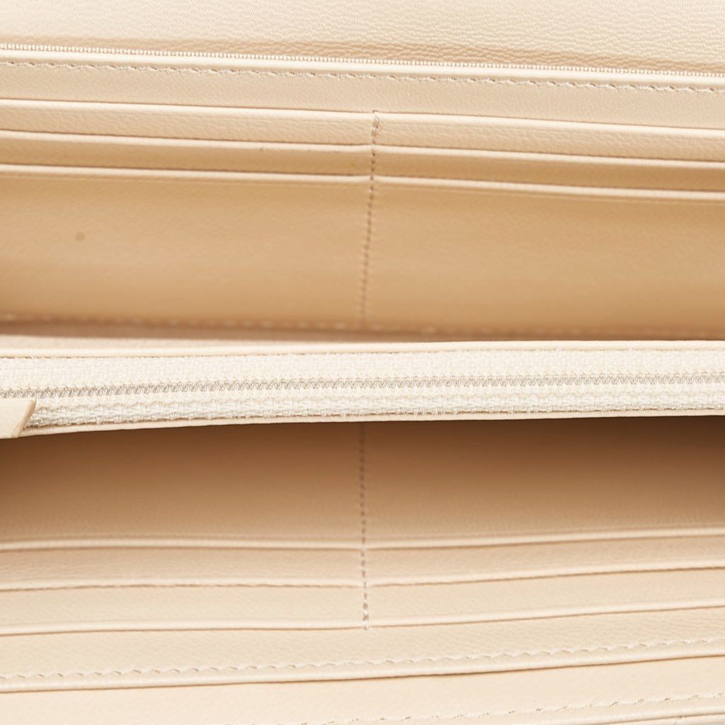 Chanel 19 Flap Continental Wallet - 5