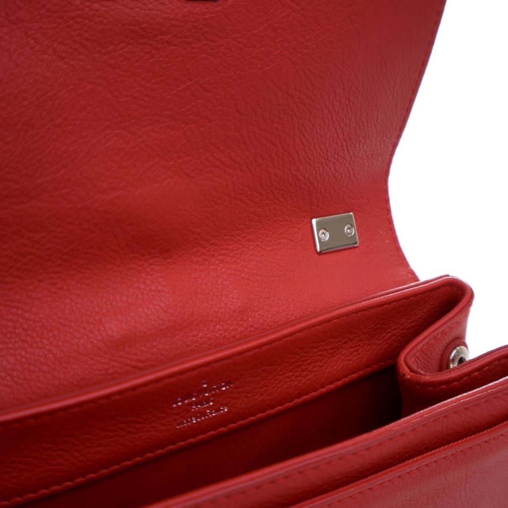 Louis Vuitton Leather Lockme II BB - Detail 2