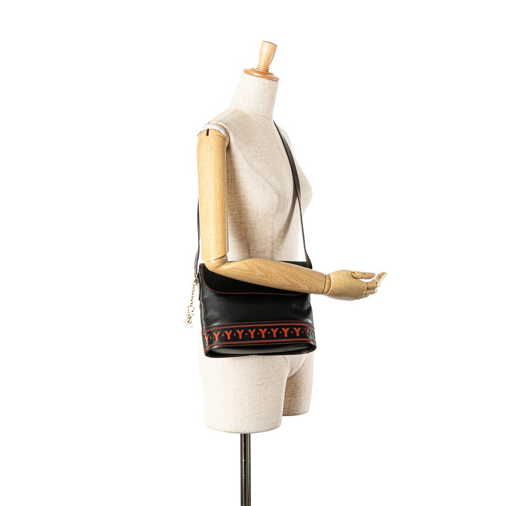 Yves Saint Laurent Leather Shoulder Bag - Image 15