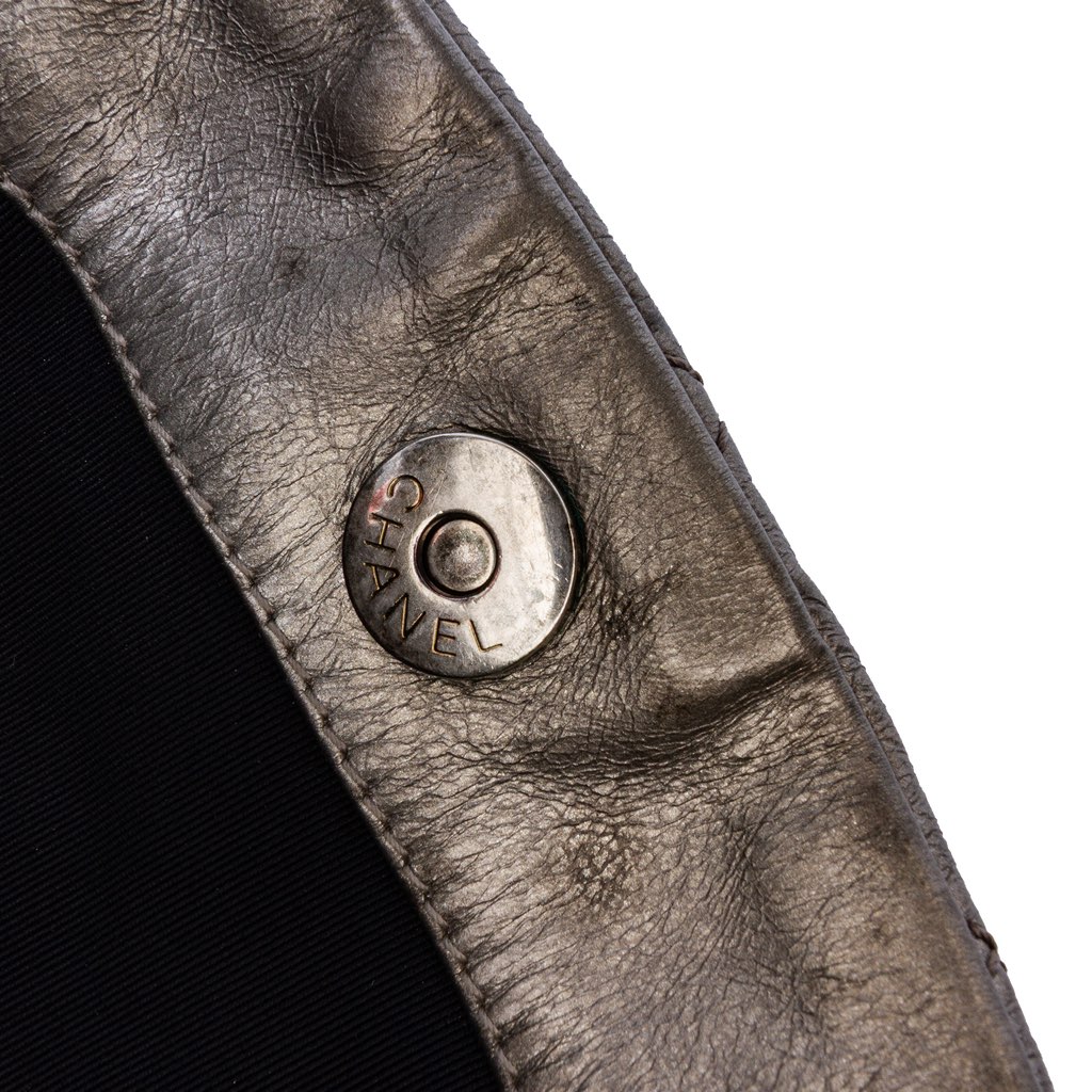 Chanel Large Quilted Metallic Calfskin Chain Me Hobo - Detail 1