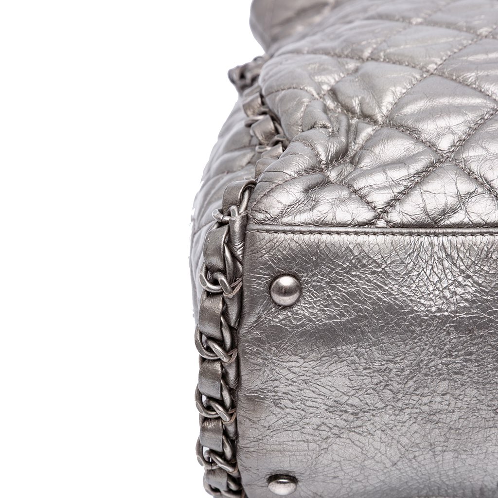 Chanel Large Quilted Metallic Calfskin Chain Me Hobo - Detail 2