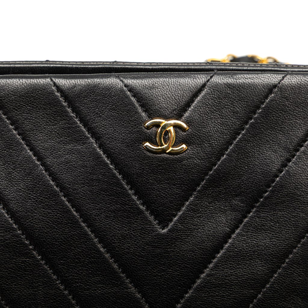 Chanel CC Chevron Lambskin Frame Chain Shoulder Bag - Image 14
