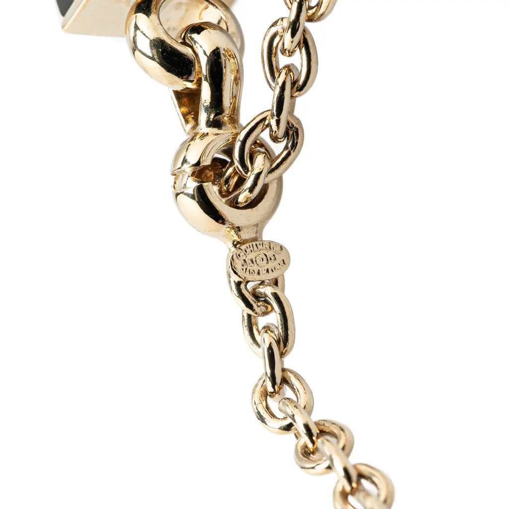 Chanel Enamel Eiffel Tower Bag Charm Black Very good - Model View
