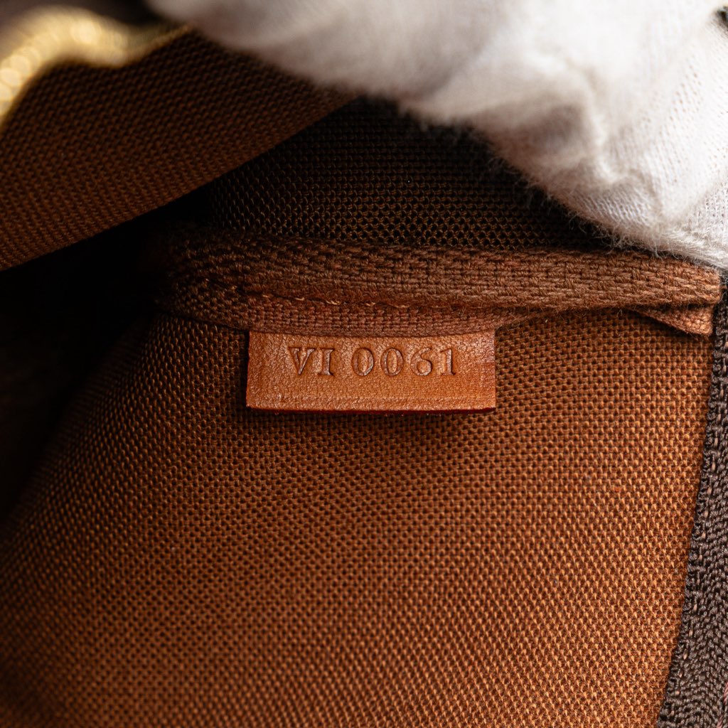 Louis Vuitton Monogram Pochette Accessoires - Detail 1