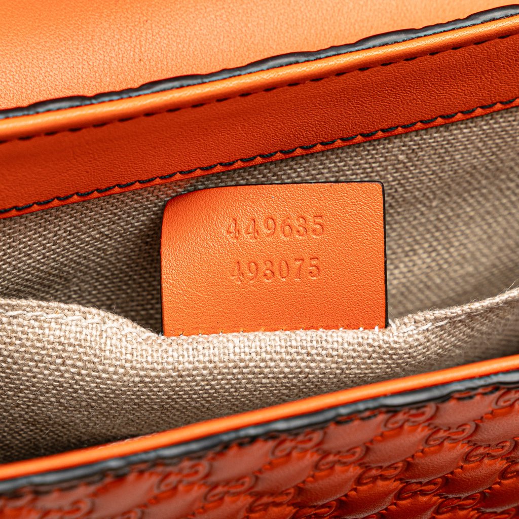 Gucci Medium Microguccissima Emily Shoulder Bag - Detail 1