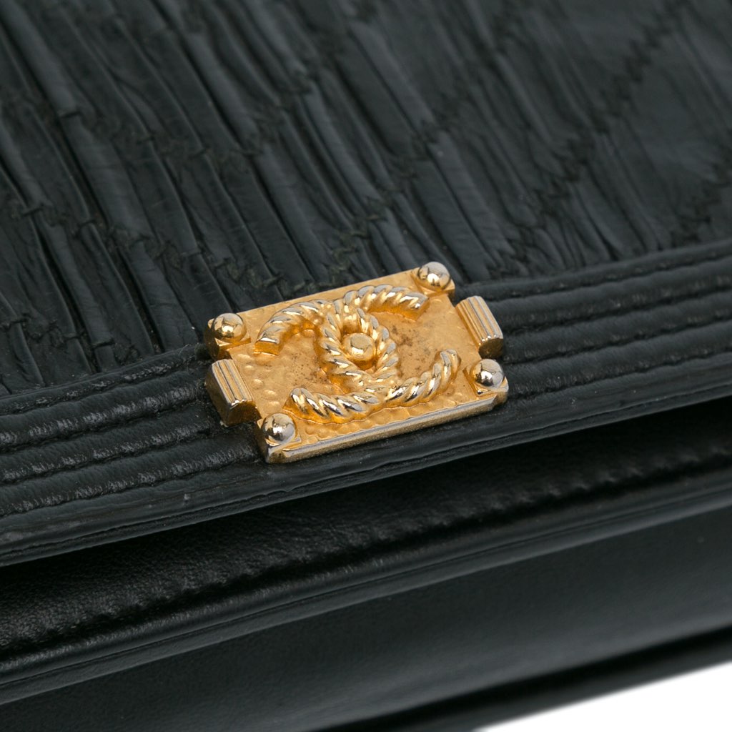 Chanel Pleated Crumpled Chevron Le Boy Wallet On Chain - Image 14